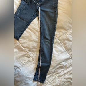 Levi’s 711 skinny jeans size 25
